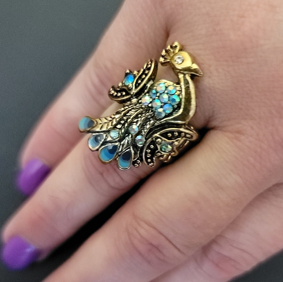 Source Unknown Jewelry - NWOT Vintage Peacock Cocktail Ring Adjustable Size with stretch